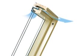Fenêtre de toit FAKRO FTS-V U2 | en bois, à pivot central, double vitrage avec ventilation