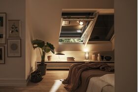 VELUX SSS >> Volet roulant souple occultant à énergie solaire VELUX pour les fenêtres de toit