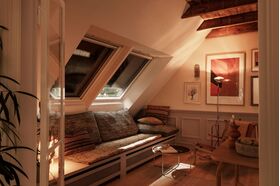 VELUX SSS >> Volet roulant souple occultant à énergie solaire VELUX pour les fenêtres de toit