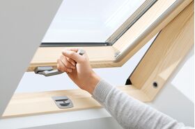 Fenêtre de toit VELUX GZL-B 1051 | Finition bois massif