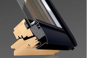 Fenêtre intelligente VELUX SOLAR GGL 3066 | Finition bois massif