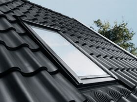 Fenêtre intelligente VELUX GGL 3062 | Finition bois massif
