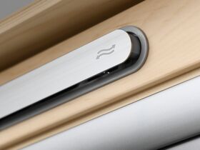 Fenêtre de toit VELUX GZL-B 1051 | Finition bois massif