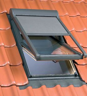 FAKRO AMZ Z-Wave | Store pare-soleil électrique pour les fenêtres de toit FAKRO ✓ Compatible avec ARTENS et OptiLight