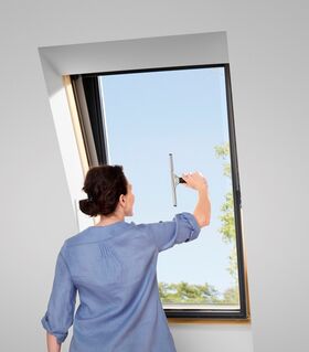 Fenêtre triple vitrage VELUX GLL 1064 | Finition bois massif