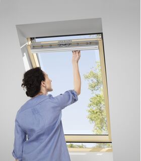 Fenêtre triple vitrage VELUX GLL 1061 | Finition bois massif