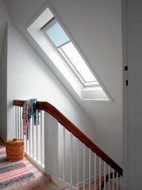 Fenêtre triple vitrage VELUX GLU-B 0064 | Finition EverFinish - Le blanc éternel